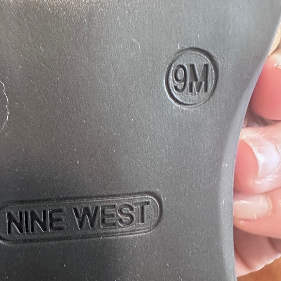 Nine West Women’s Size 9 Chain Detail Loafers in Burnt Orange Suede - Picture 8 of 10